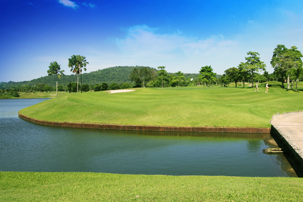 สนาม พัฒนา สปอร์ต รีสอร์ท